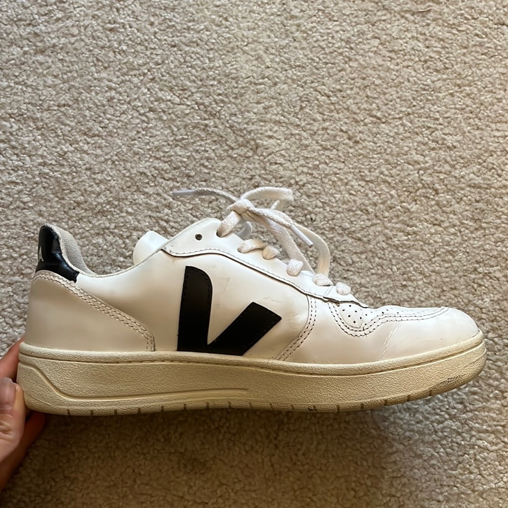Veja Sneakers Size 8.5